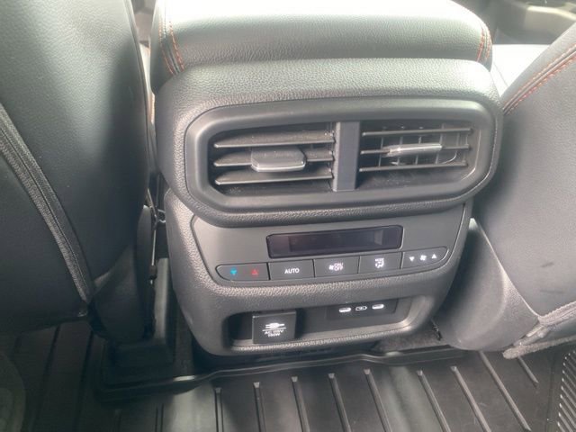 Used 2025 Honda Pilot TrailSport image 25