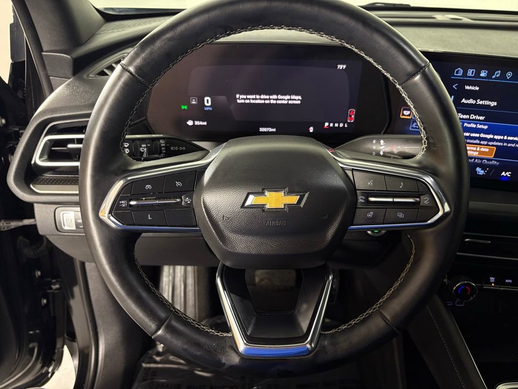 Used 2025 Chevrolet Traverse LT FWD image 23