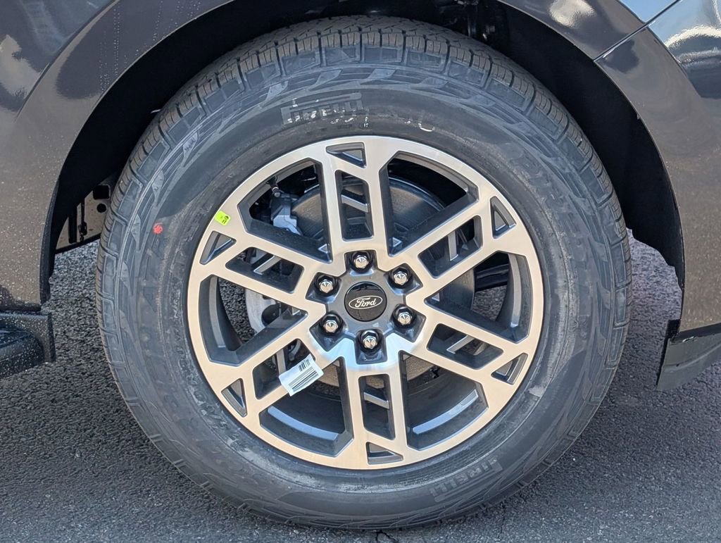 New 2026 Ford Expedition Active image 19