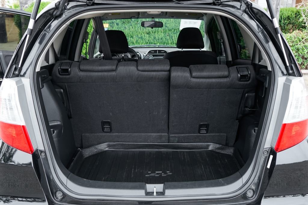 Used 2013 Honda Fit Sport image 8