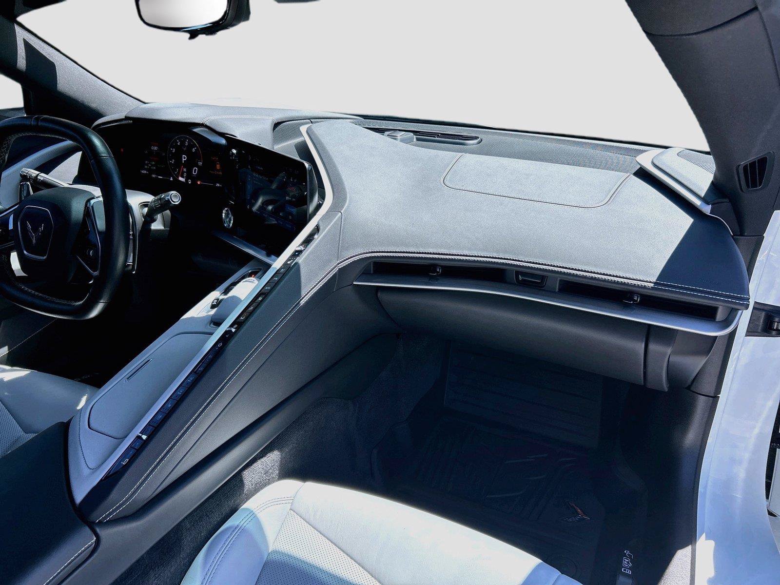 Used 2024 Chevrolet Corvette Stingray Preferred Conv w/ Z51 Performance Package RWD image 17