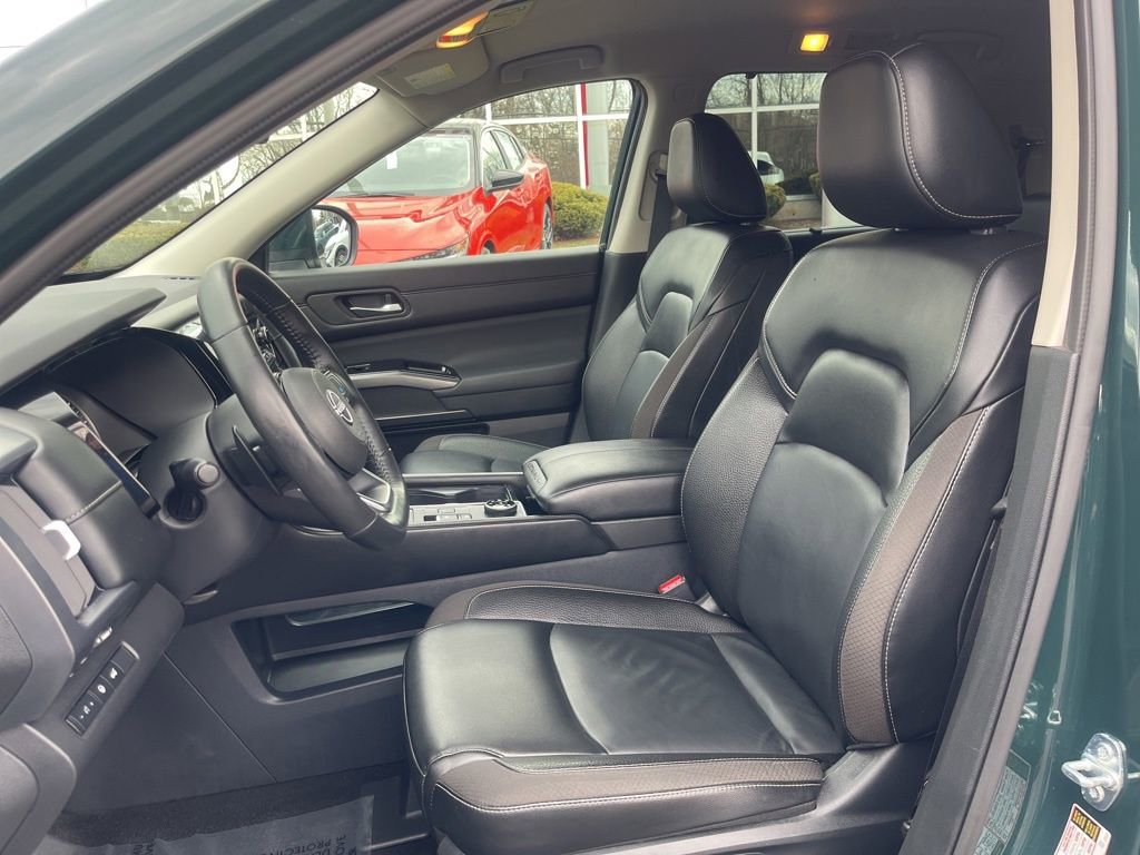 Certified 2024 Nissan Pathfinder SL image 16