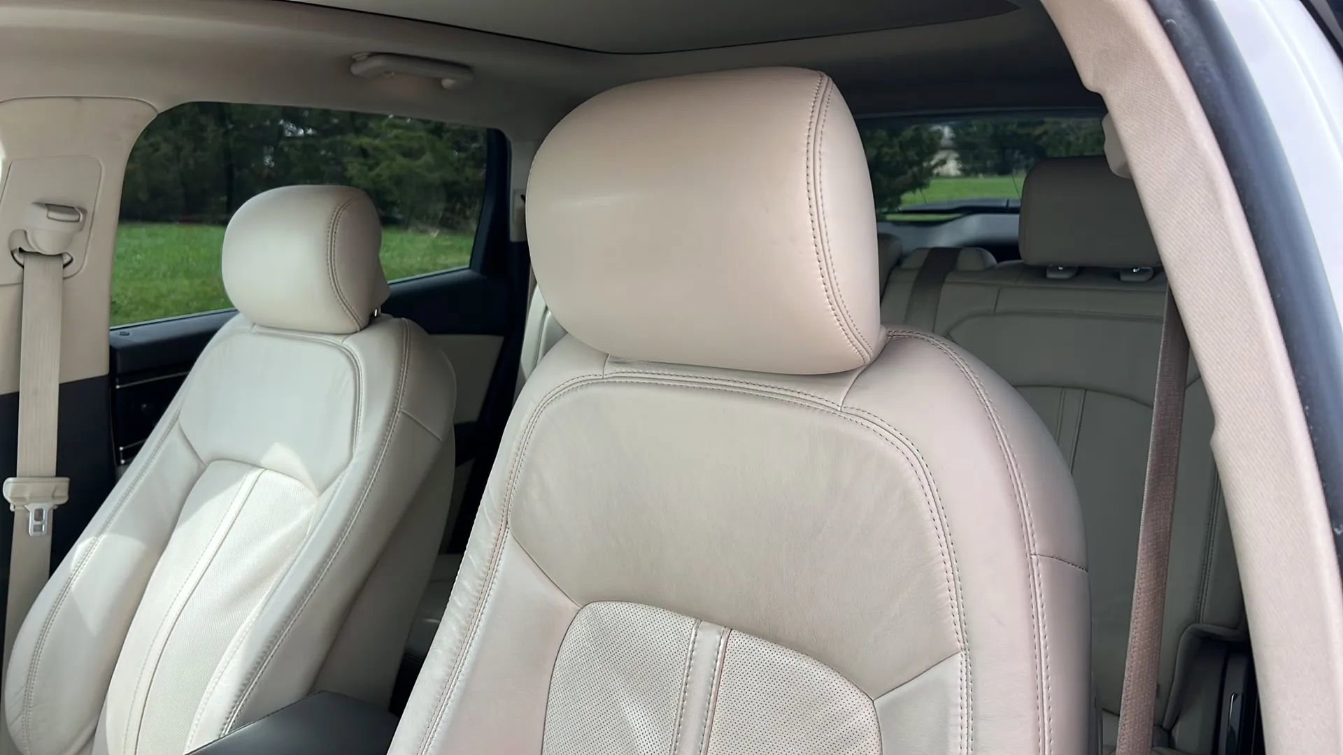 Used 2016 Lincoln MKX Reserve w/ Technology Package AWD/4WD image 11
