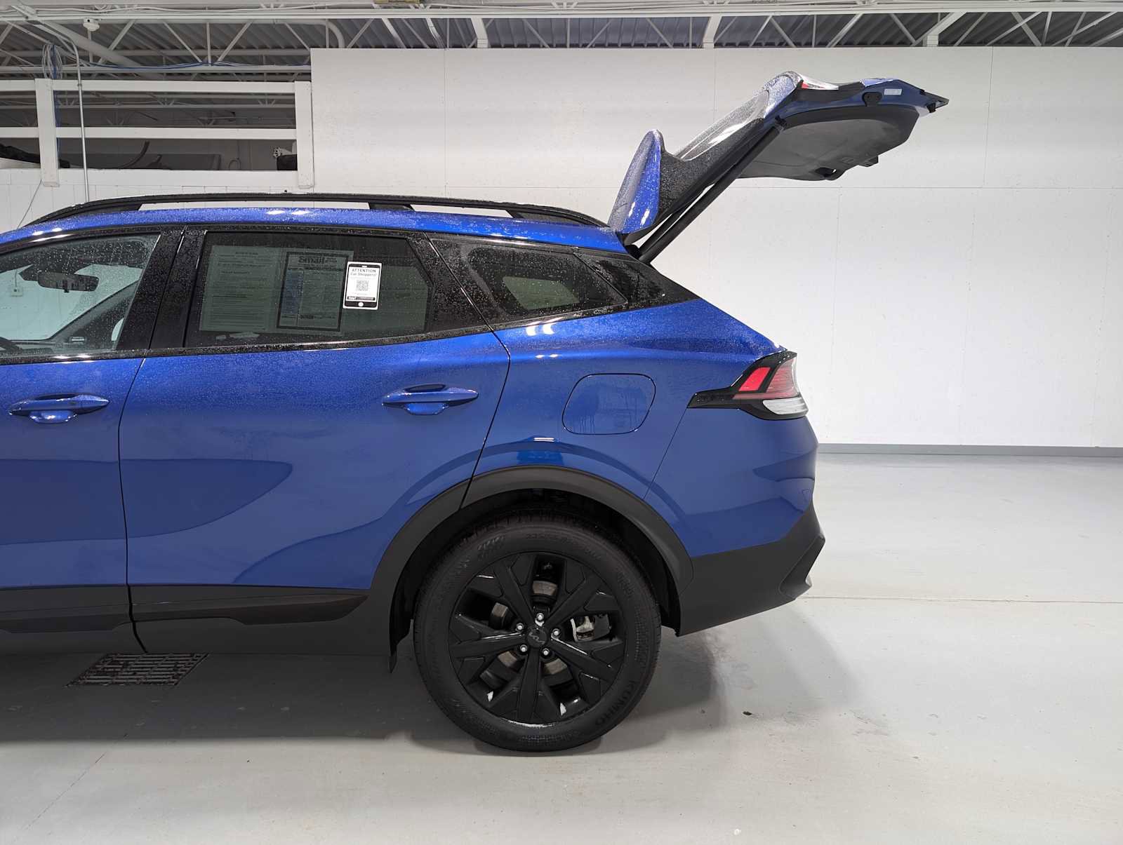 Used 2025 Kia Sportage X-Line w/ Premium Package image 11