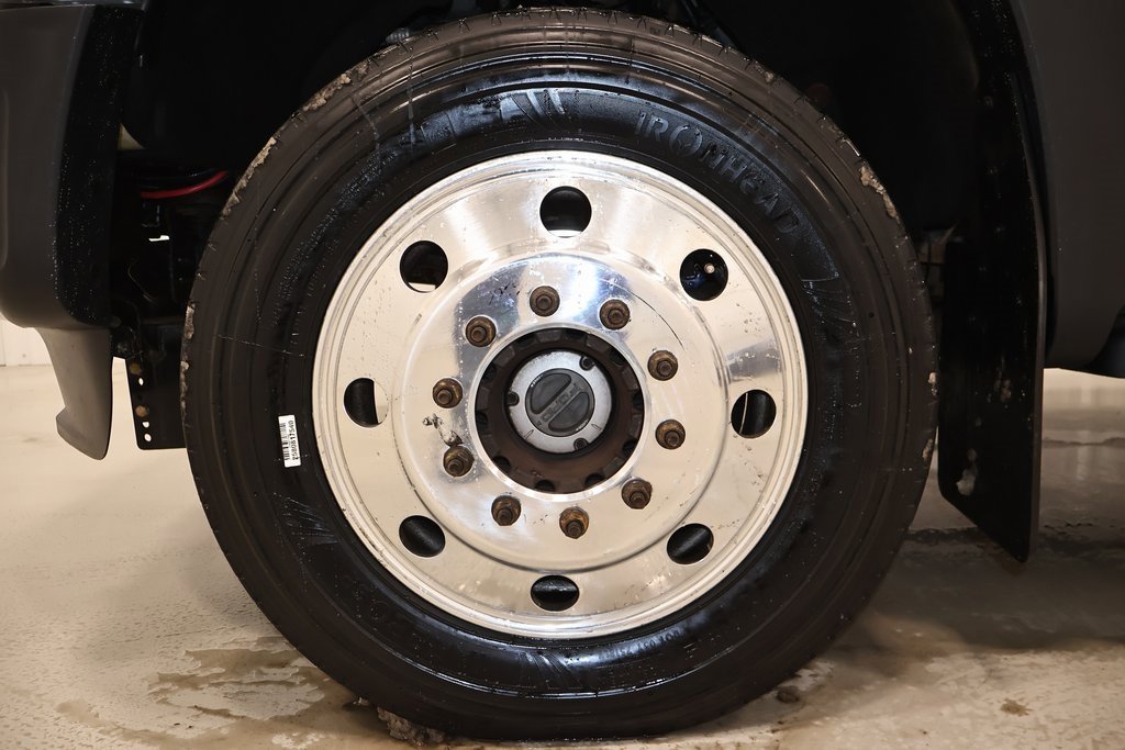 Used 2016 Ford F550 4x4 Regular Cab Super Duty image 34