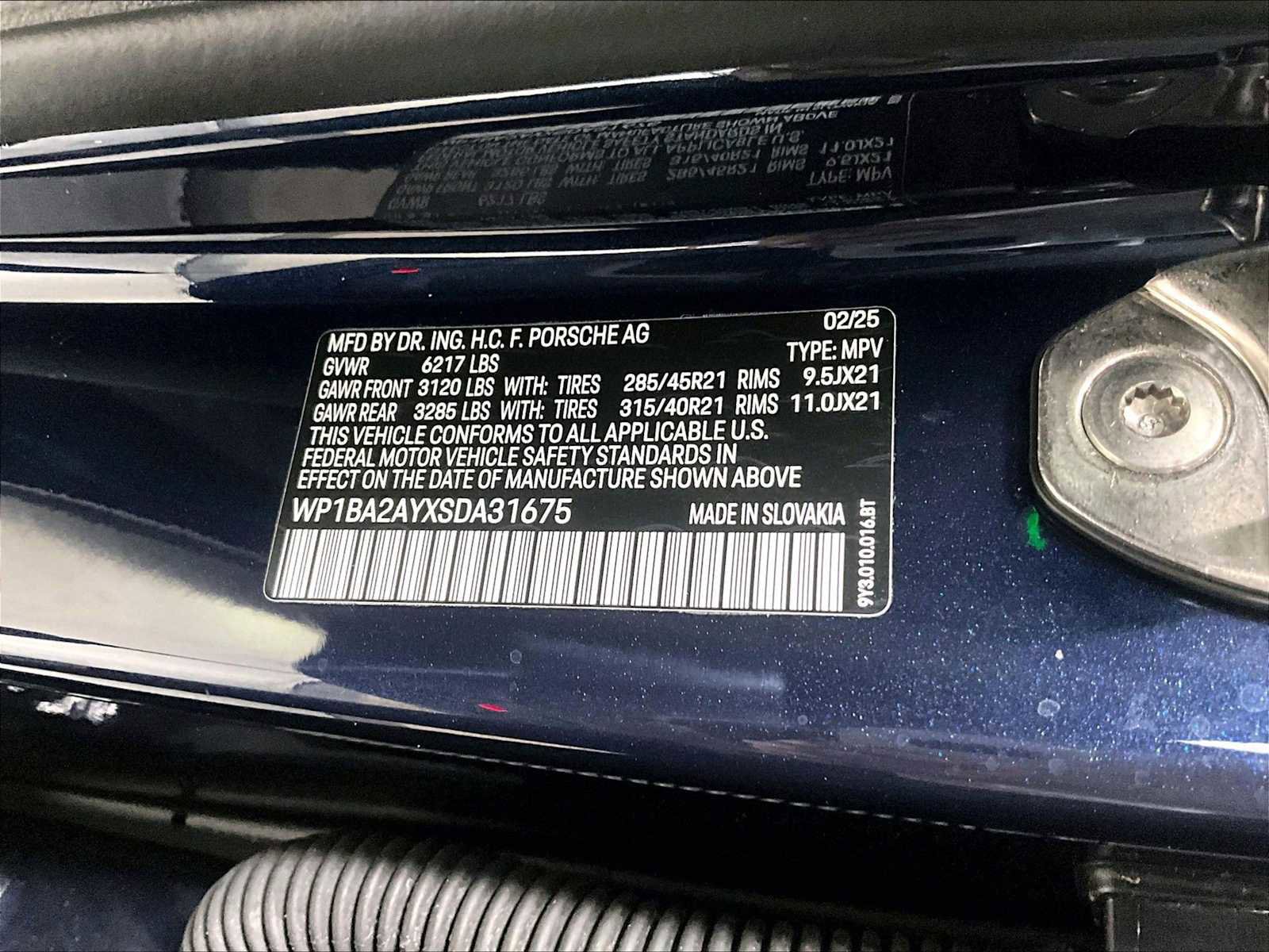 Used 2025 Porsche Cayenne Coupe image 36