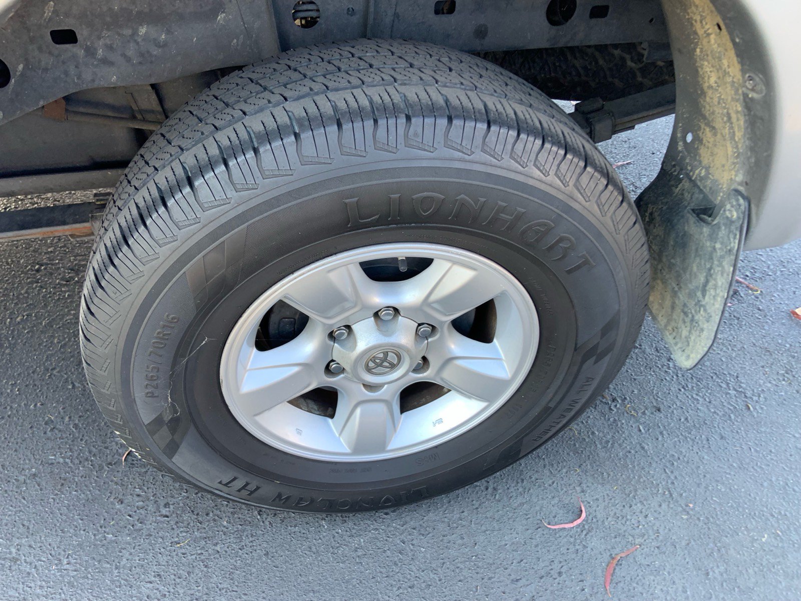 Used 2005 Toyota Tundra SR5 w/ TRD Off-Road Pkg RWD image 4