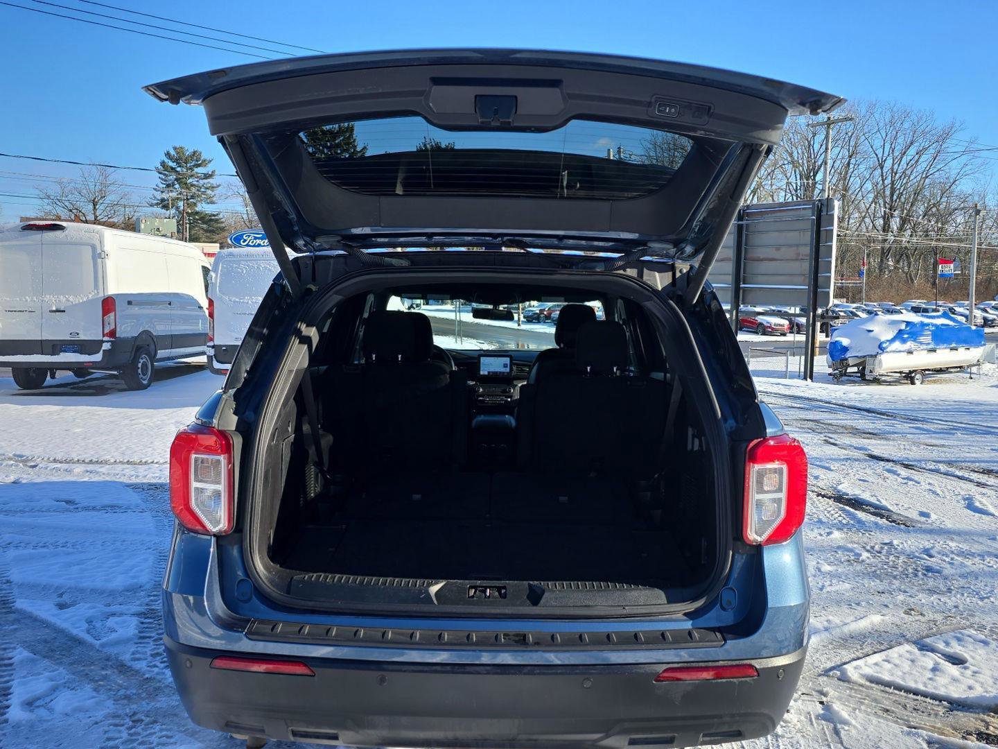 Used 2020 Ford Explorer XLT image 27