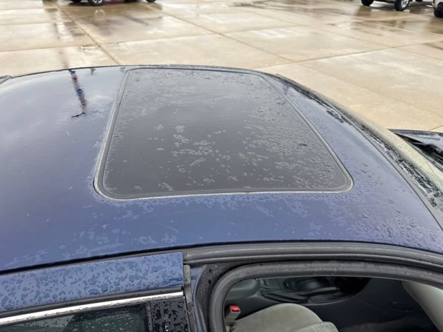 Used 2001 Oldsmobile Alero GL w/ Sun & Sound Pkg FWD image 9