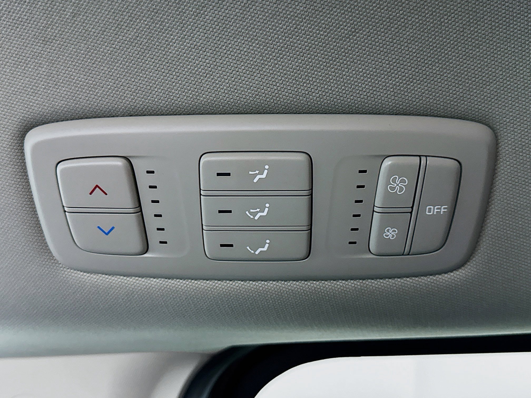 Used 2024 Kia Carnival LX image 25