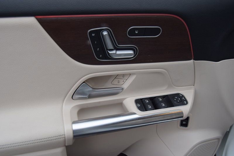 Used 2021 Mercedes-Benz GLA 250 4MATIC image 12