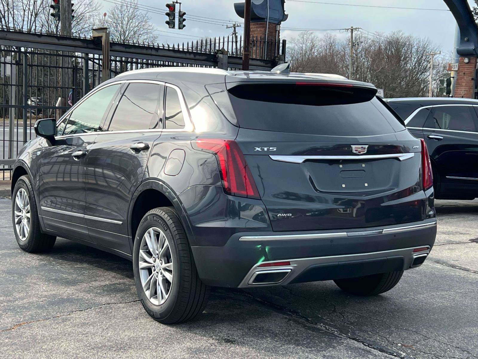 Certified 2022 Cadillac XT5 Premium Luxury image 4