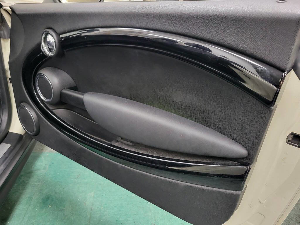 Used 2013 MINI Cooper Convertible image 27