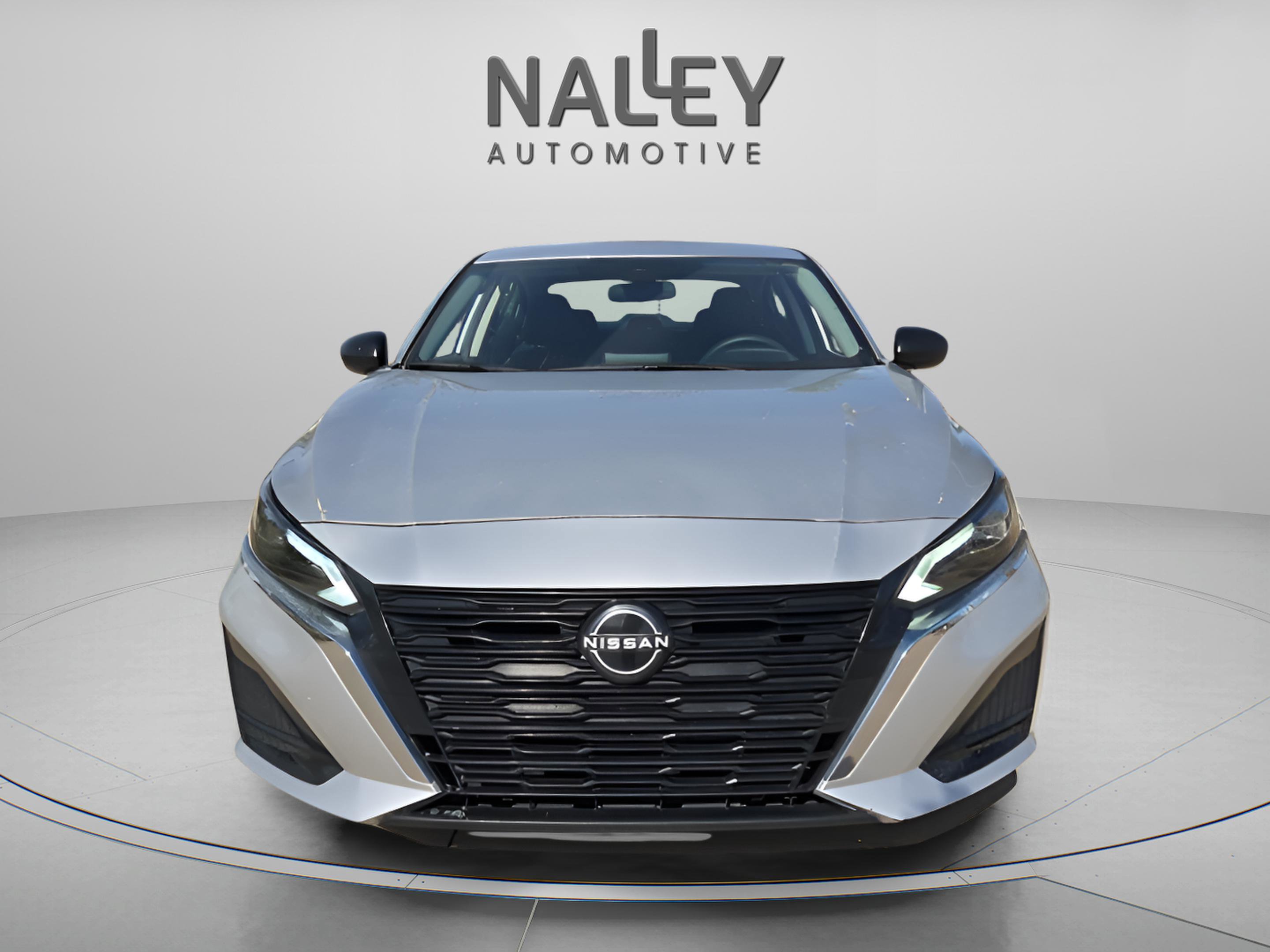 Used 2024 Nissan Altima 2.5 SV image 12