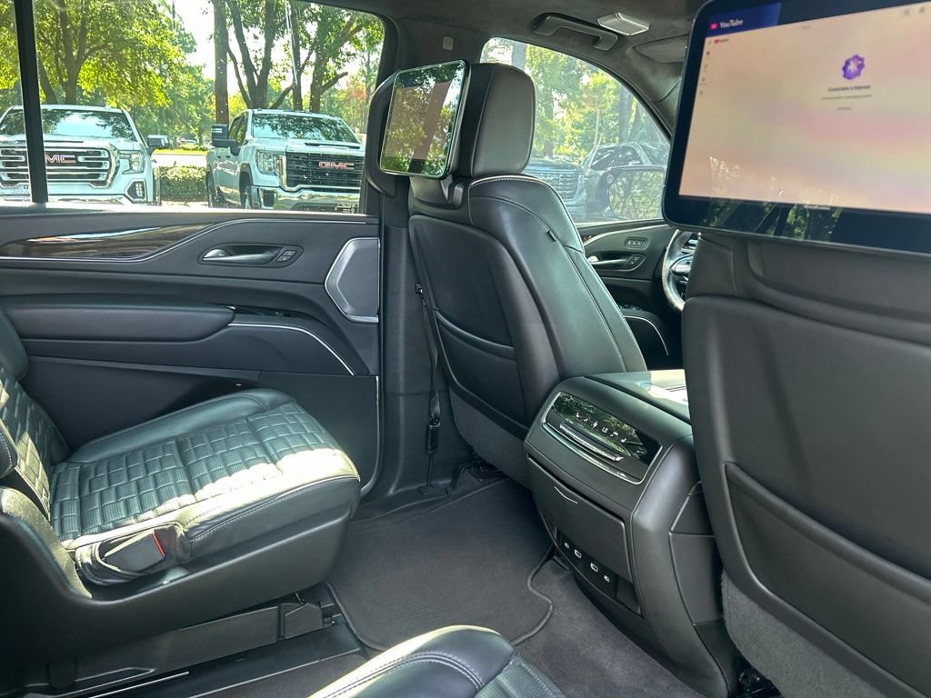 Certified 2023 Cadillac Escalade ESV Premium Luxury Platinum AWD/4WD image 11