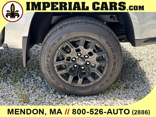 New 2026 Chevrolet Colorado W/T w/ WT Custom Package AWD/4WD image 8