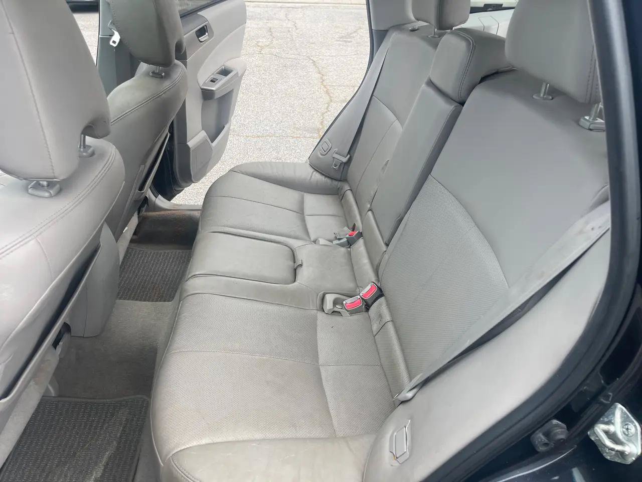 Used 2010 Subaru Outback 2.5i Limited w/ Popular Equipment Group 2A AWD/4WD image 13