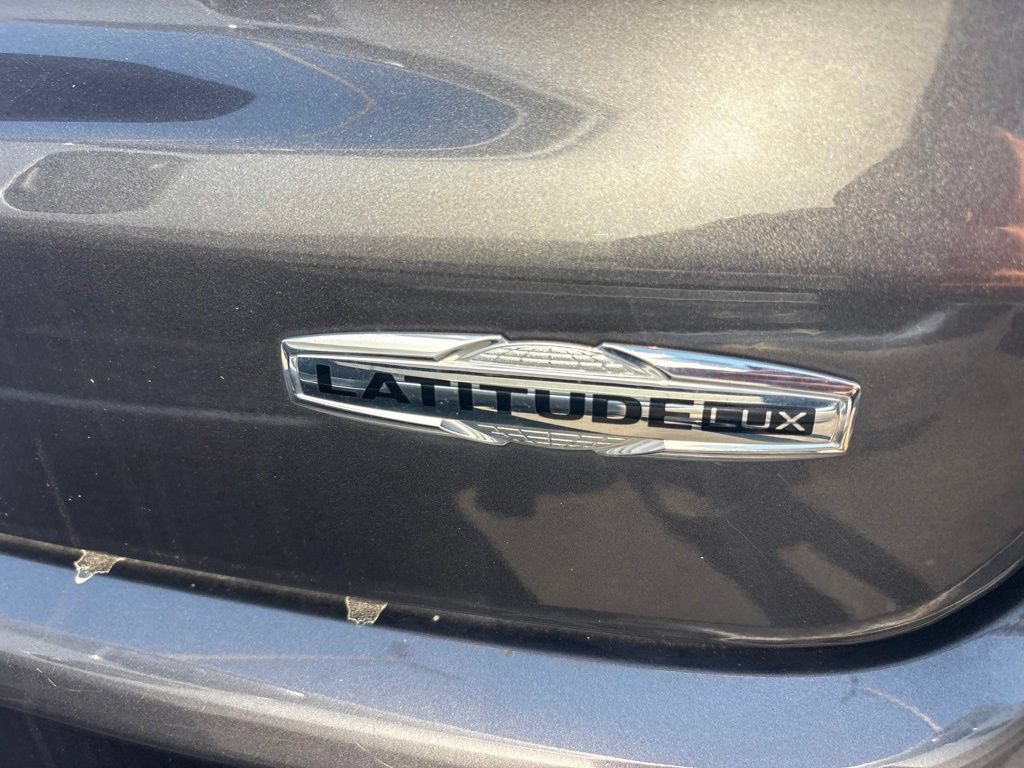 Used 2023 Jeep Compass Latitude AWD/4WD image 32
