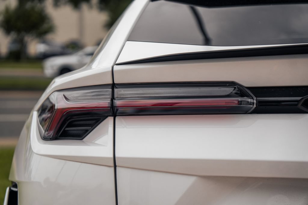 Used 2024 Lamborghini Urus S AWD/4WD image 12