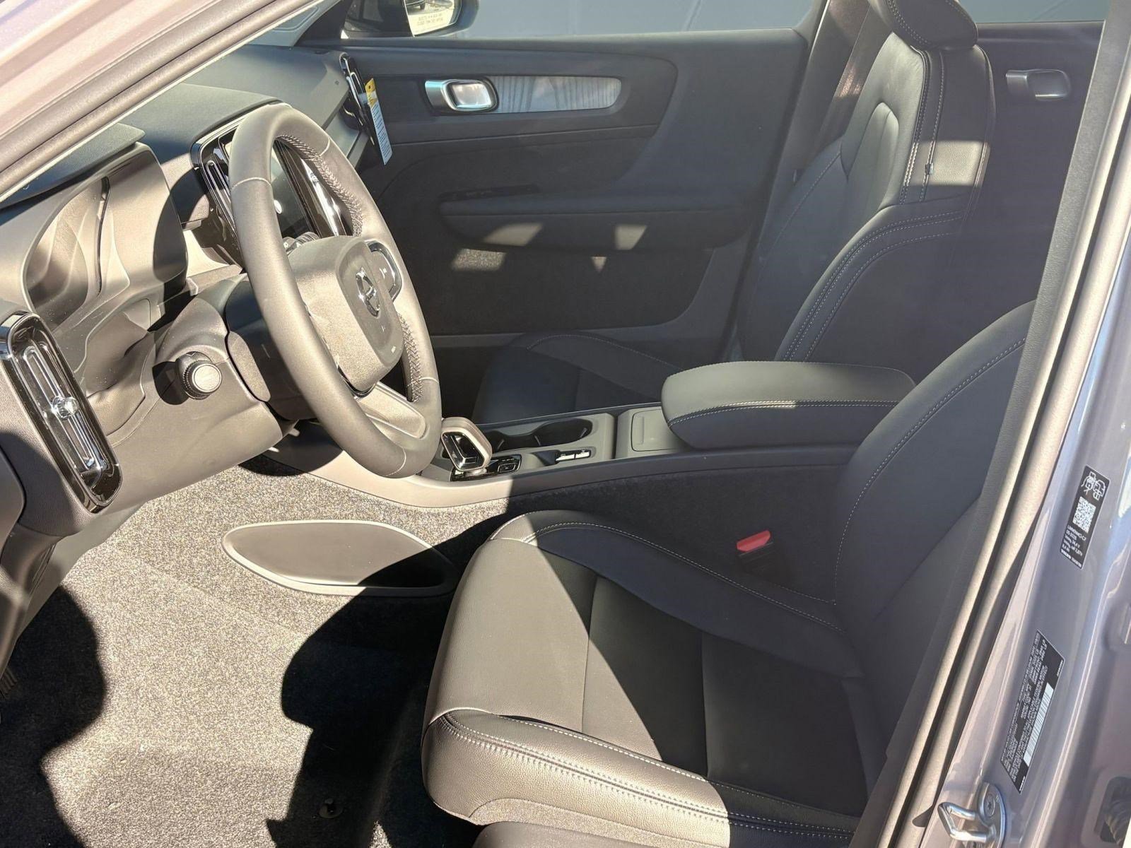Certified 2026 Volvo XC40 B5 Core w/ Climate Package AWD/4WD image 5
