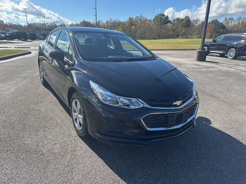 Used 2018 Chevrolet Cruze LS image 7