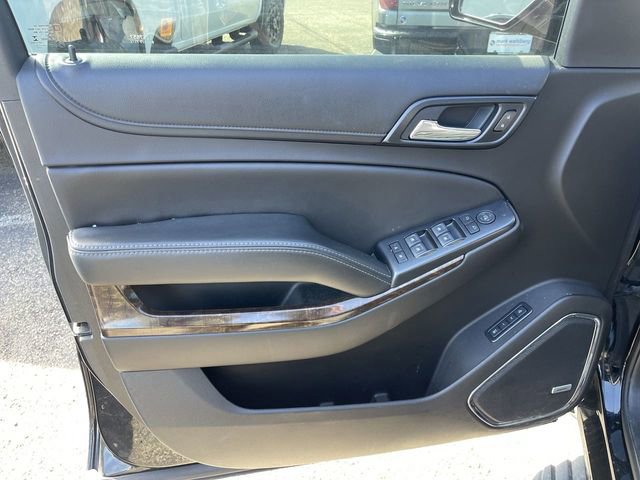 Used 2017 Chevrolet Suburban LT image 3