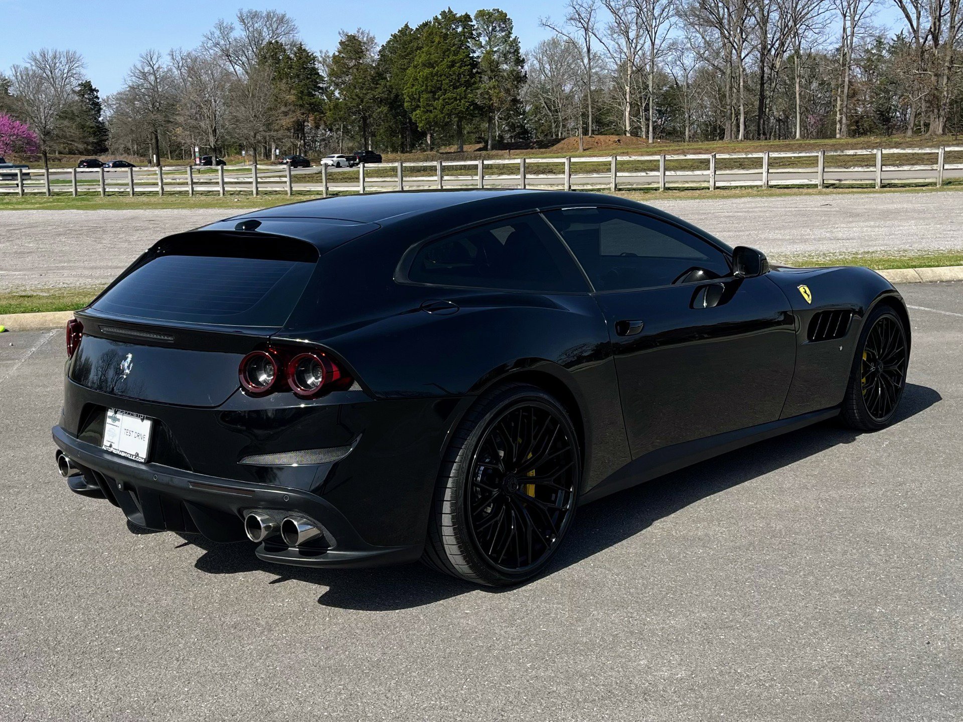 Used 2018 Ferrari GTC4Lusso T image 3