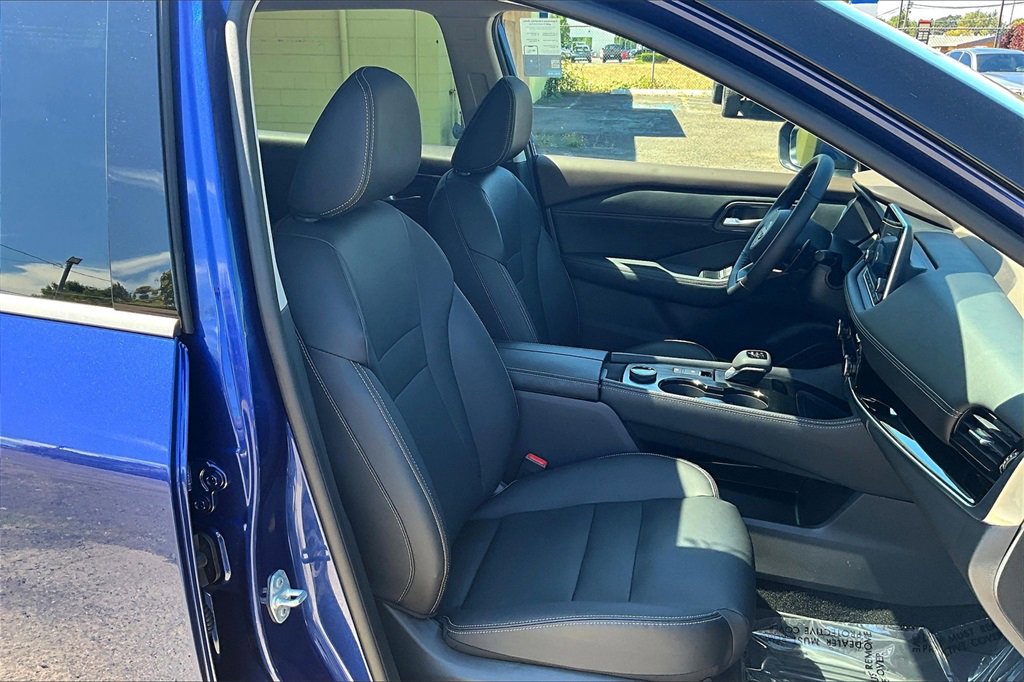 Used 2023 Nissan Rogue SL image 9