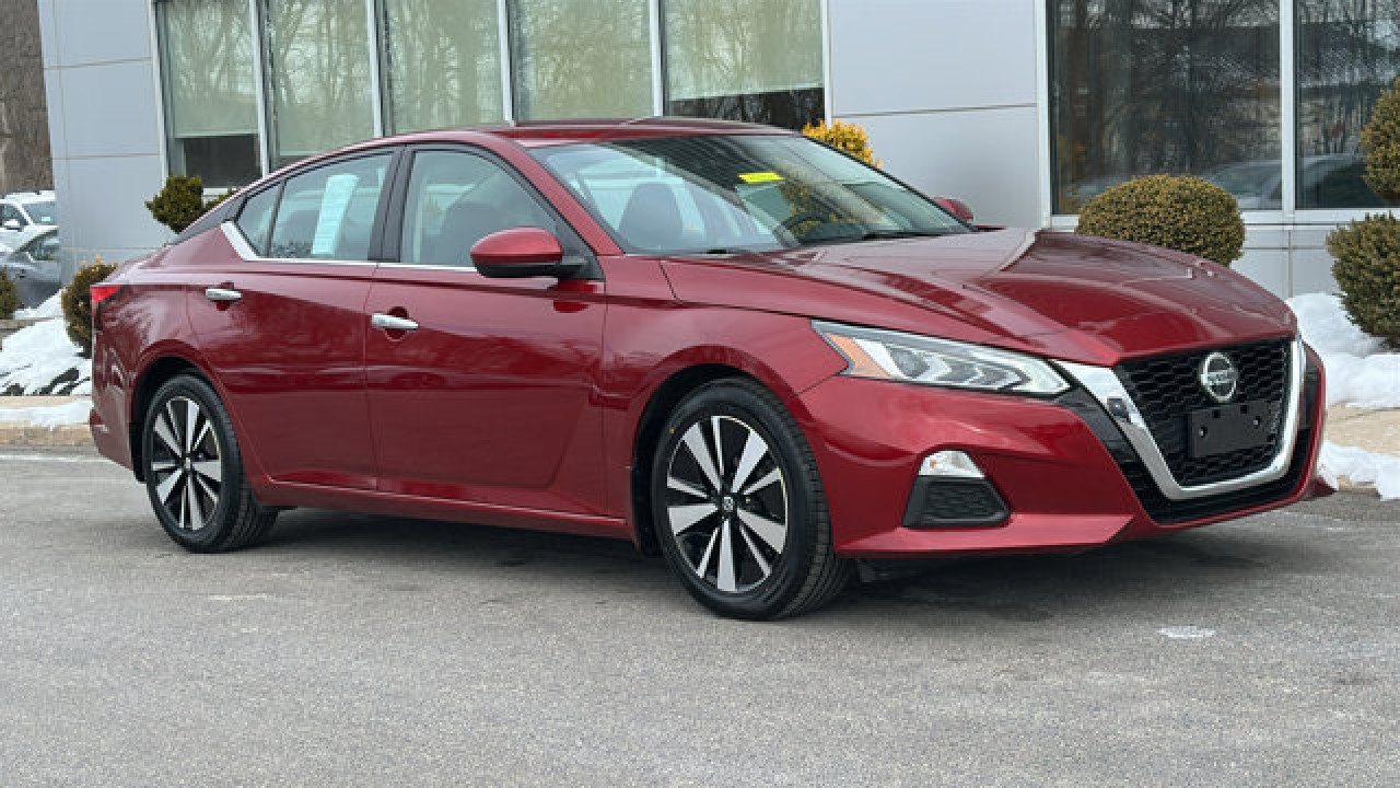 Certified 2022 Nissan Altima 2.5 SV image 2