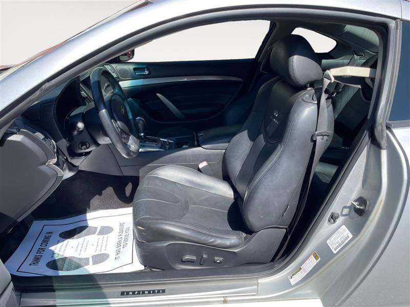 Used 2011 INFINITI G37 Journey w/ Premium Pkg image 9