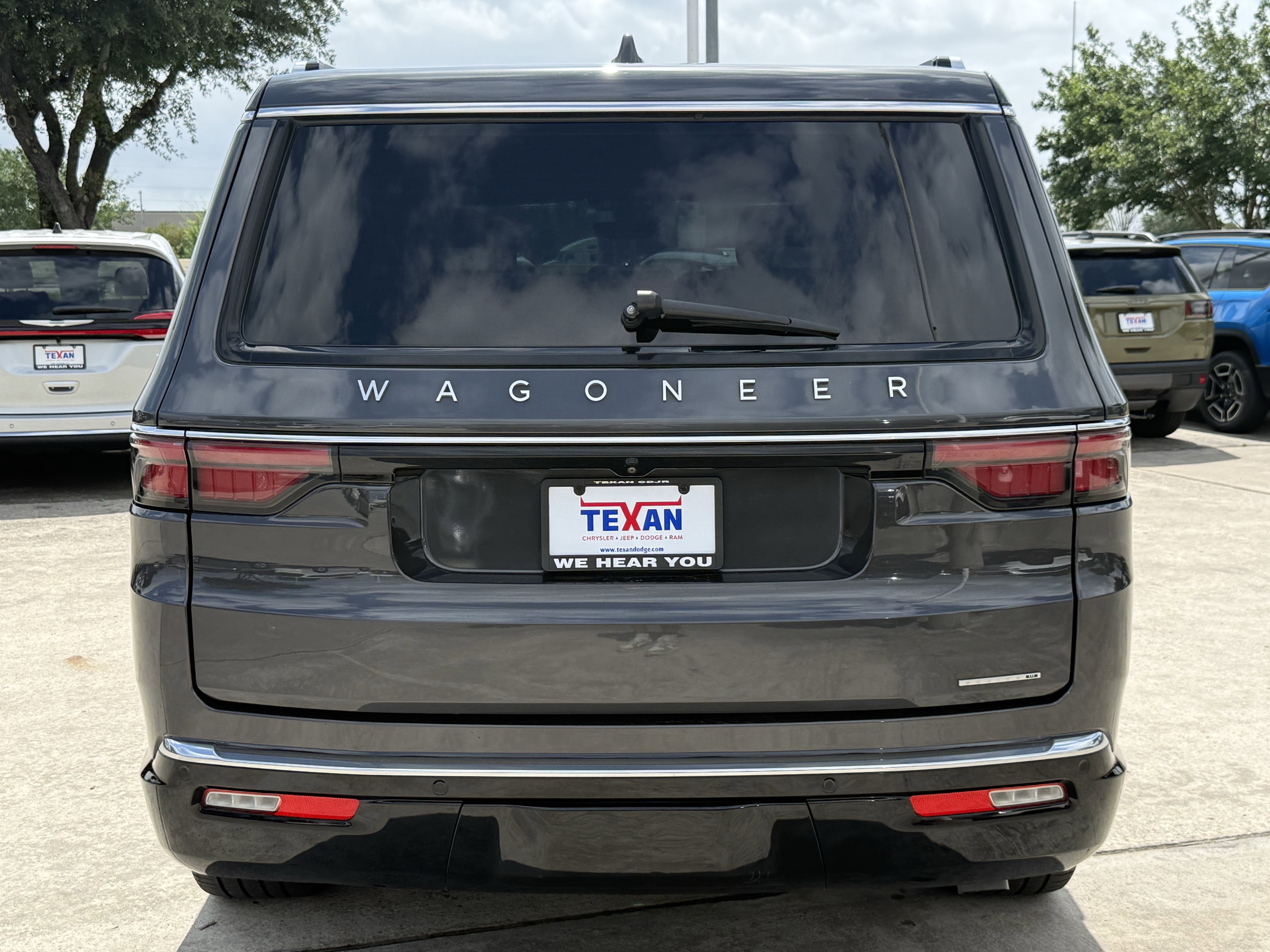 Used 2022 Jeep Wagoneer Series III w/ Premium Group I RWD image 6