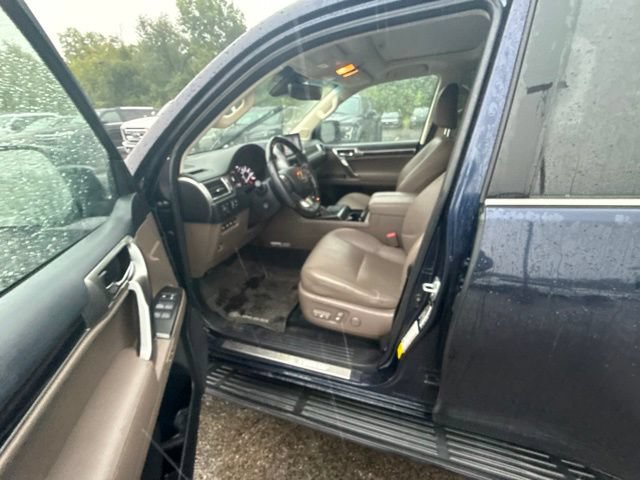 Used 2022 Lexus GX 460 Luxury w/ Accessory Package AWD/4WD image 38