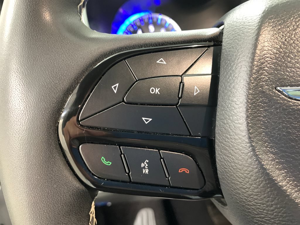 Used 2025 Chrysler Pacifica Limited FWD image 12