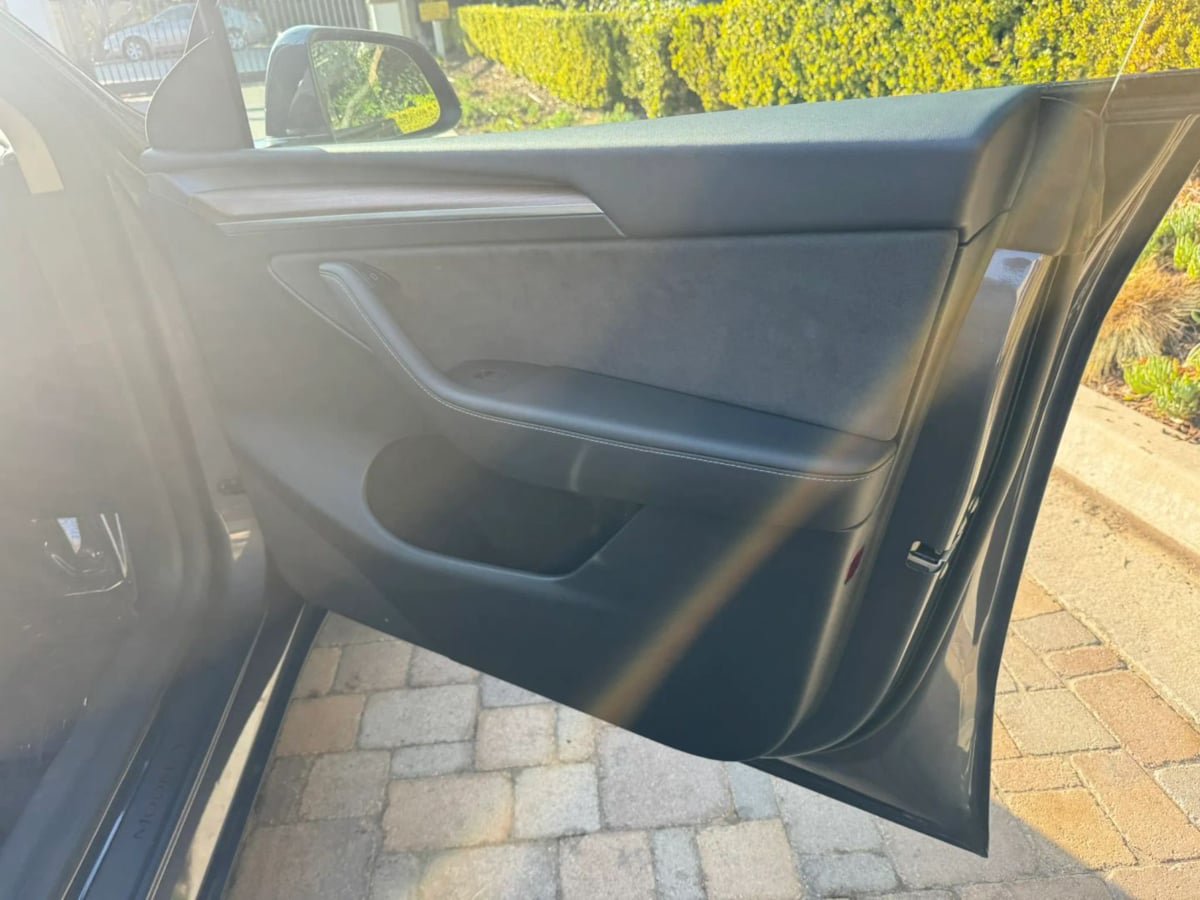 Used 2024 Tesla Model Y Long Range AWD/4WD image 36