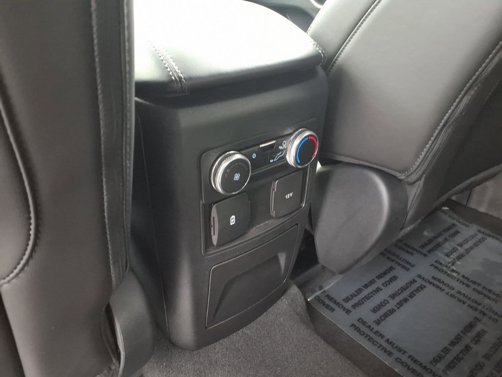 Used 2023 Ford Explorer XLT w/ Equipment Group 202A image 6