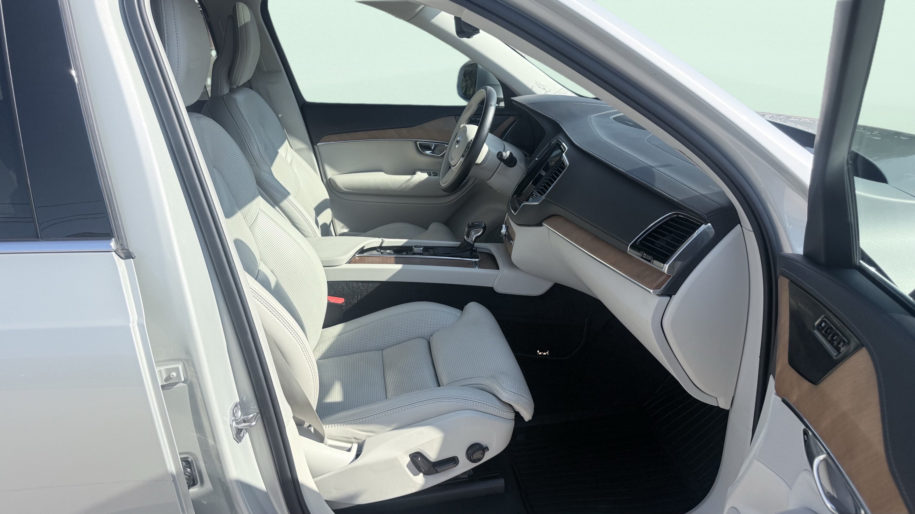 Used 2020 Volvo XC90 T6 Inscription w/ Protection Package Premier AWD/4WD image 26