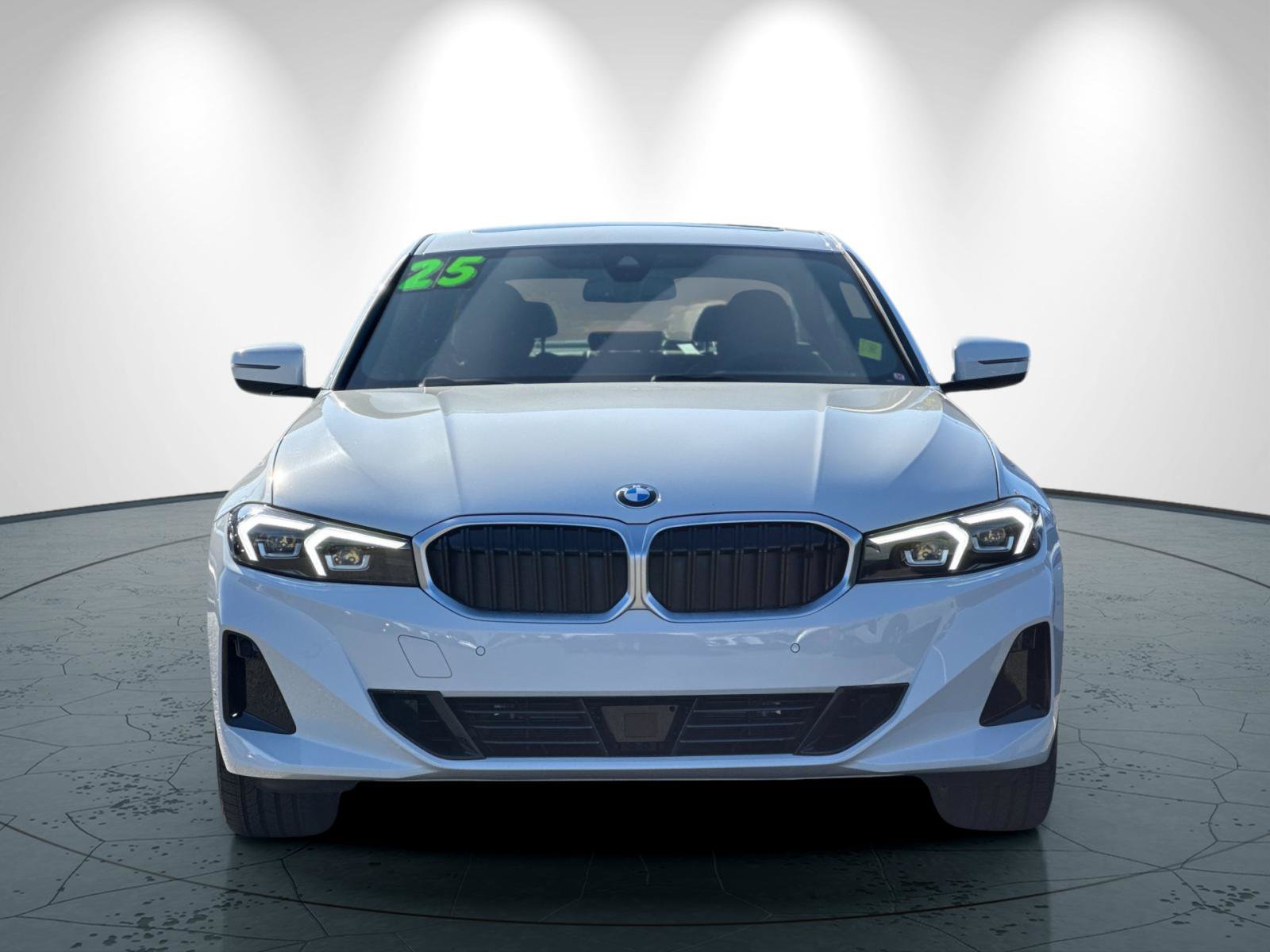 Used 2025 BMW 330i Sedan w/ Premium Package RWD image 9