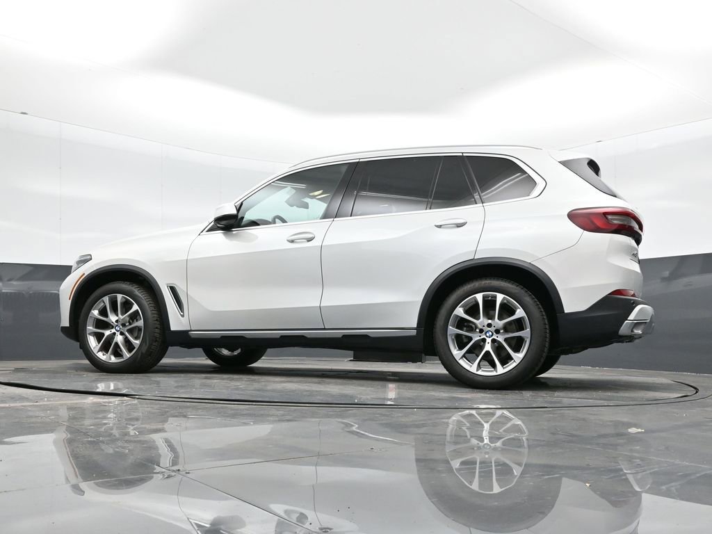 Used 2023 BMW X5 xDrive40i w/ Premium Package image 35