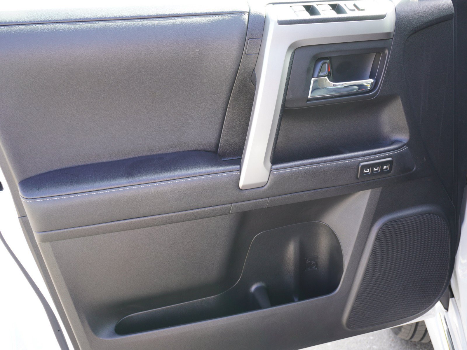 Used 2024 Toyota 4Runner Limited AWD/4WD image 19