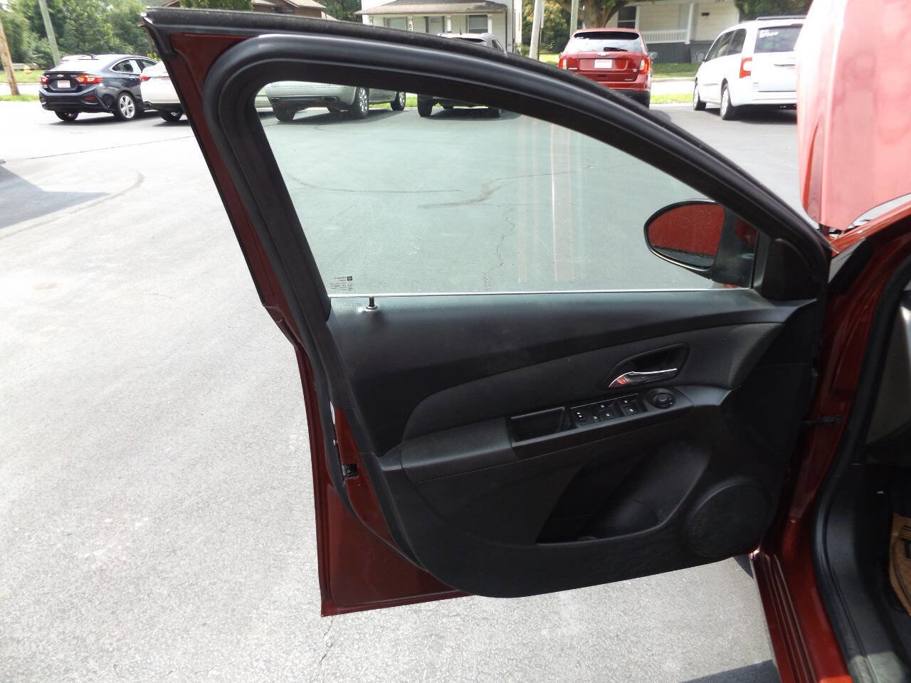 Used 2016 Chevrolet Cruze LT image 18