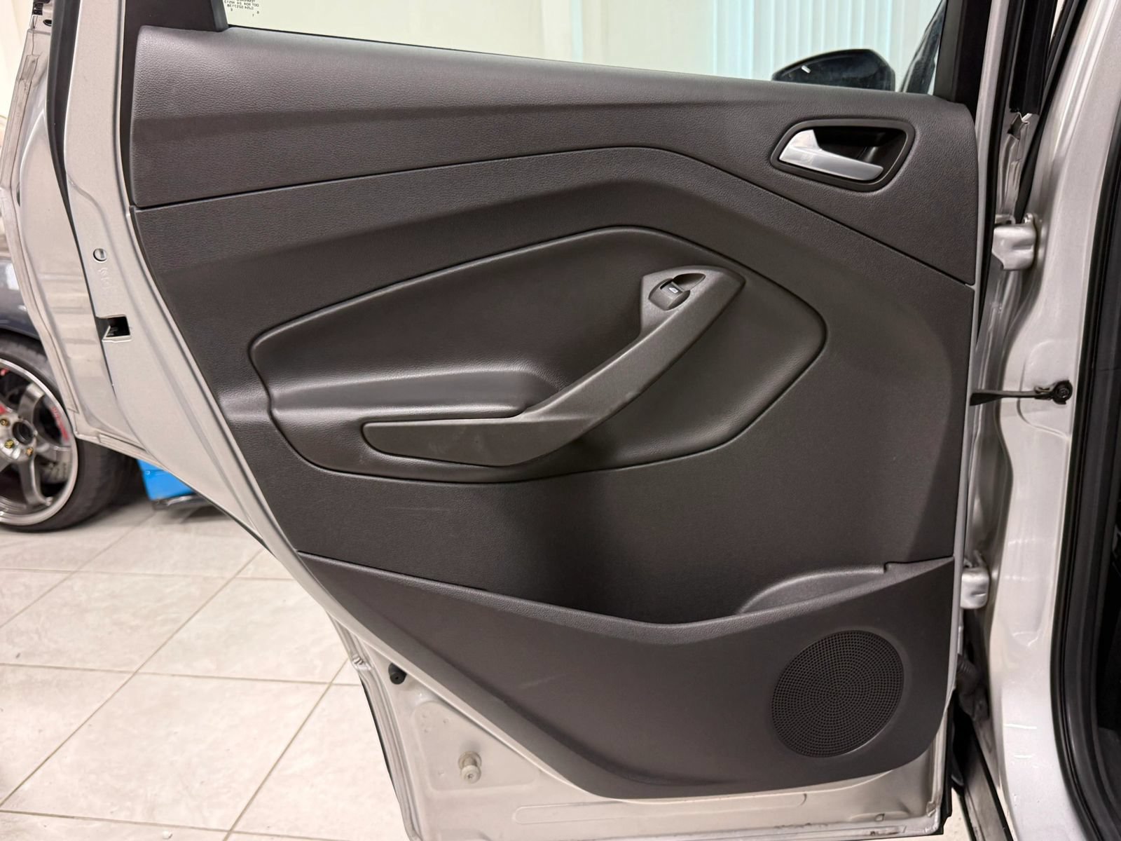 Used 2017 Ford Escape SE FWD image 18
