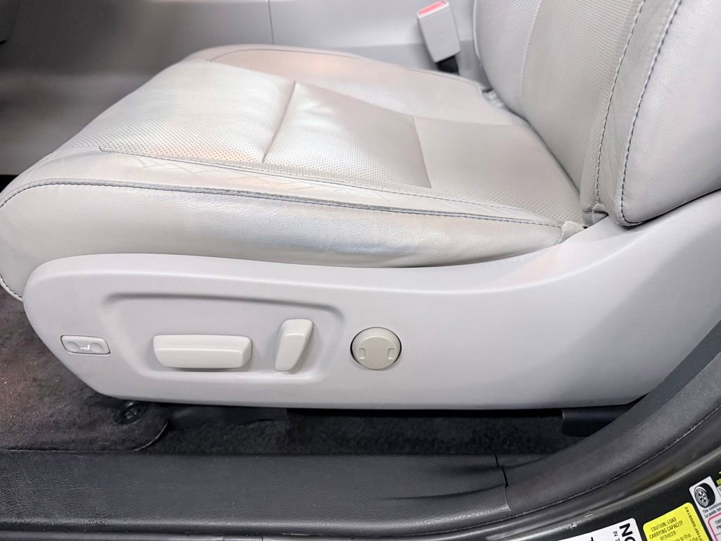Used 2015 Toyota Highlander Limited FWD image 11