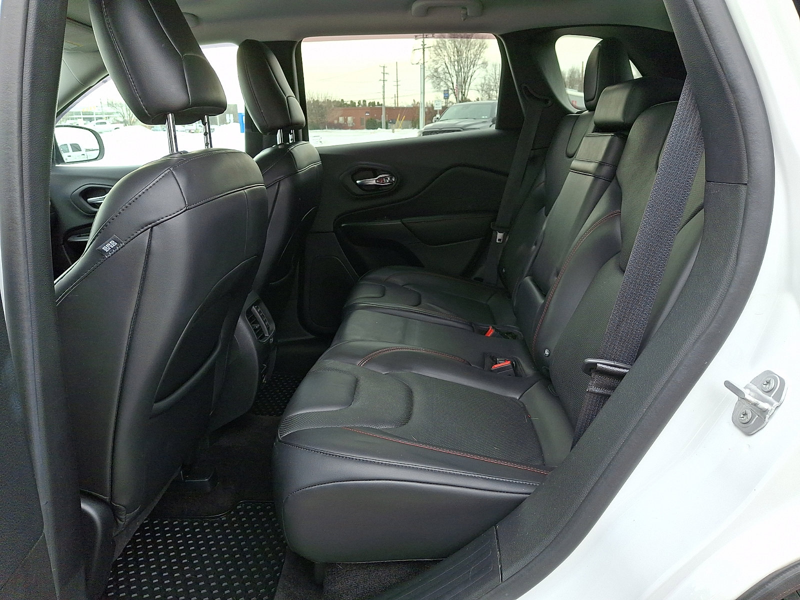 Certified 2019 Jeep Cherokee Trailhawk image 12