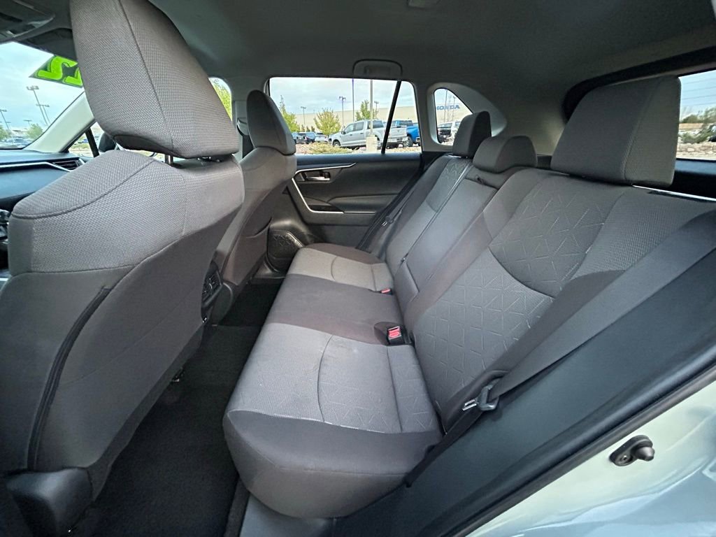 Used 2022 Toyota RAV4 XLE AWD/4WD image 26