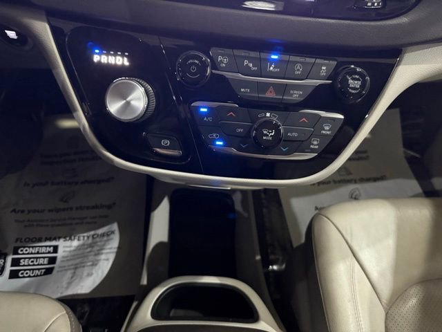 Used 2019 Chrysler Pacifica Touring-L Plus w/ Advanced Safetytec Group FWD image 18