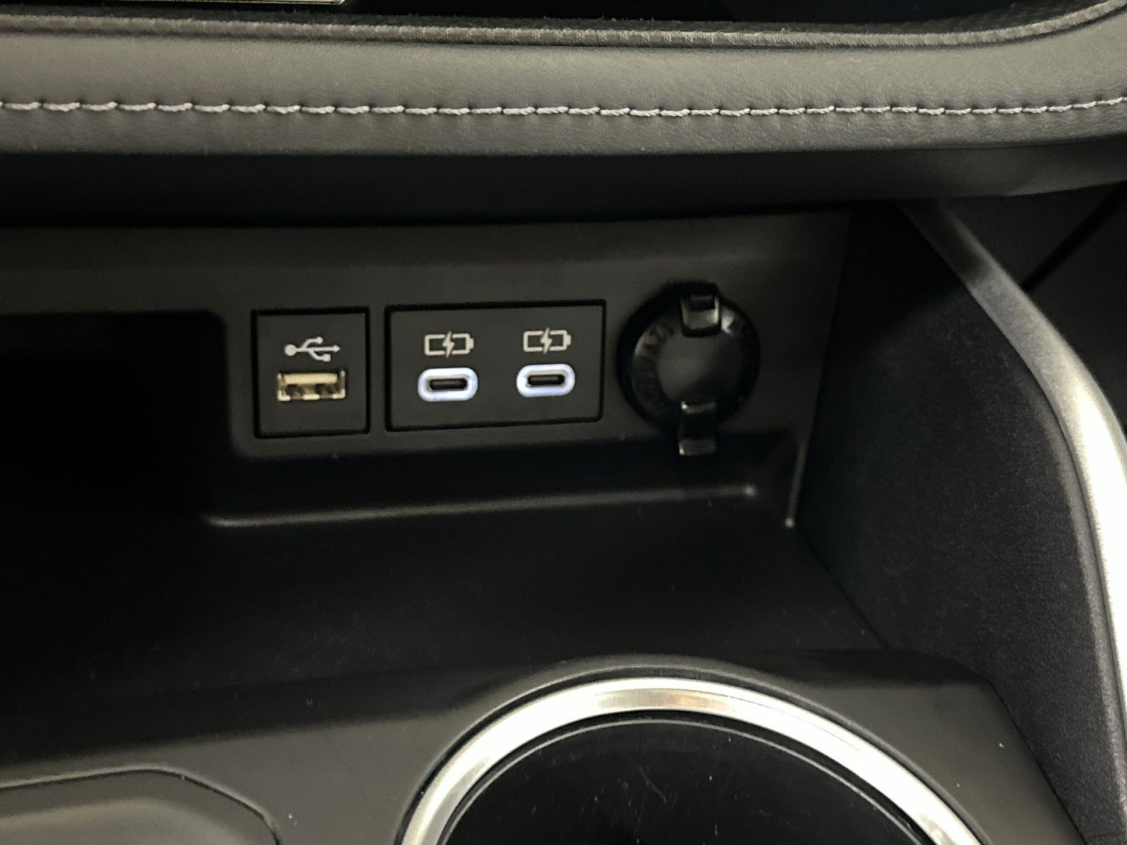 Used 2023 Toyota Highlander XLE image 26