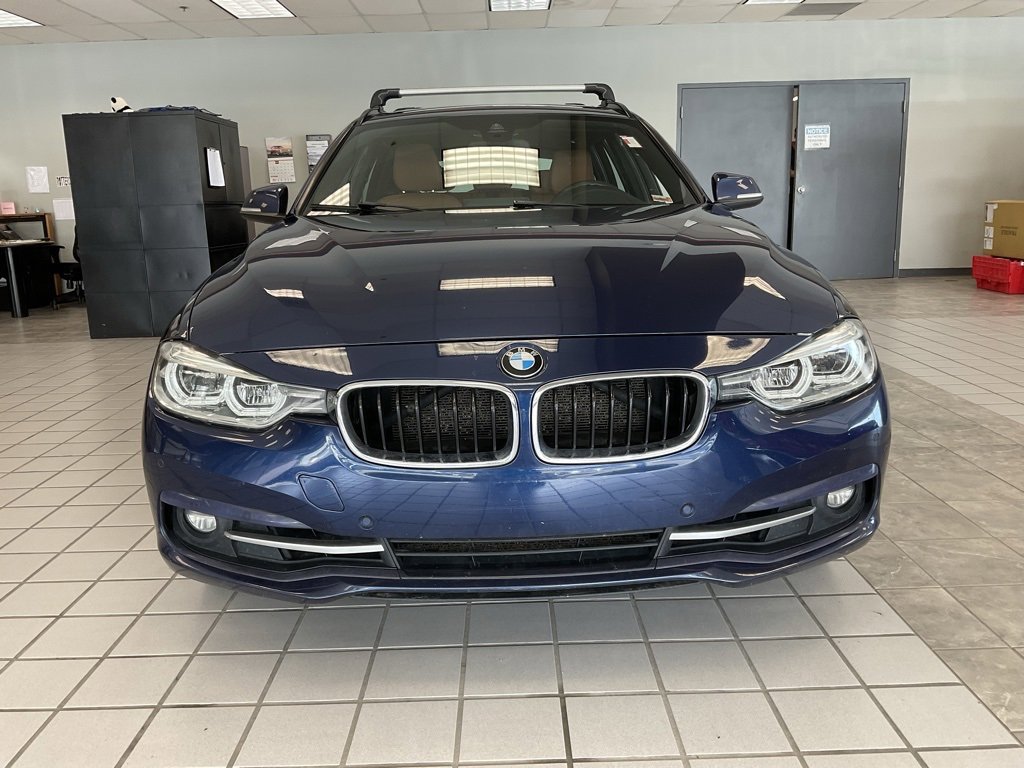 Used 2017 BMW 330i xDrive Wagon image 2