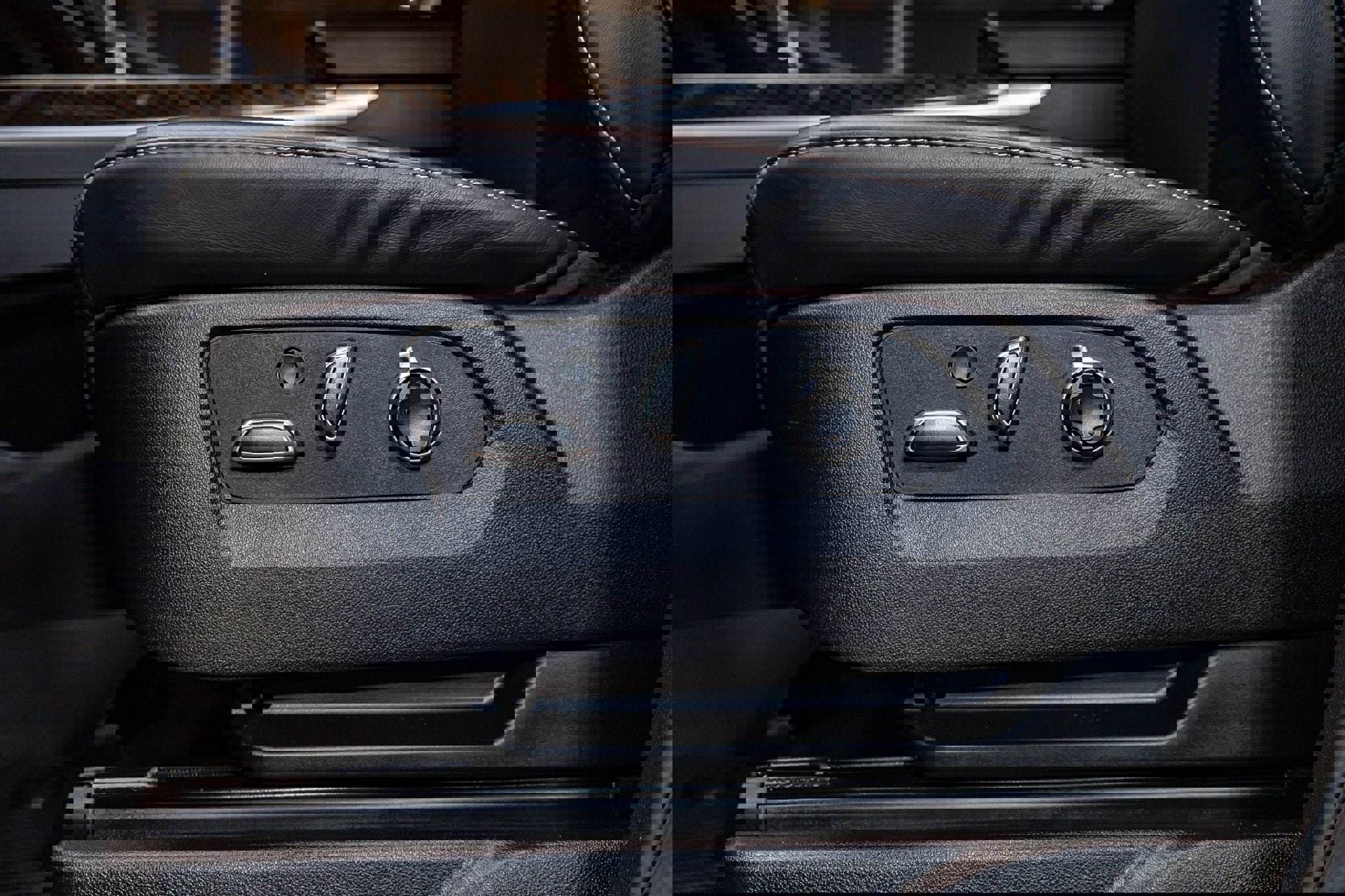 Used 2025 Cadillac Escalade Sport Platinum AWD/4WD image 21