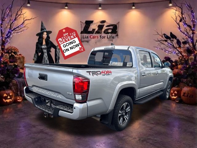 Used 2019 Toyota Tacoma TRD Sport w/ Technology Package AWD/4WD image 3