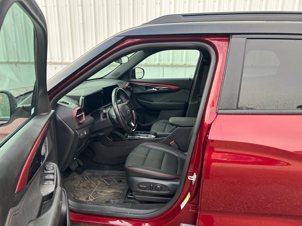 Used 2025 Chevrolet TrailBlazer RS w/ Driver Confidence Package AWD/4WD image 7